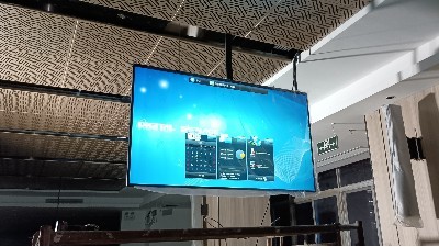 65寸雙面吊裝廣告機(jī)應(yīng)用于廣州市市場(chǎng)監(jiān)督管理局項(xiàng)目